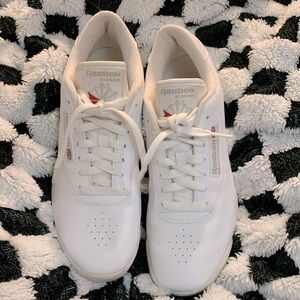 Women’s Reebok Classics White Size 9